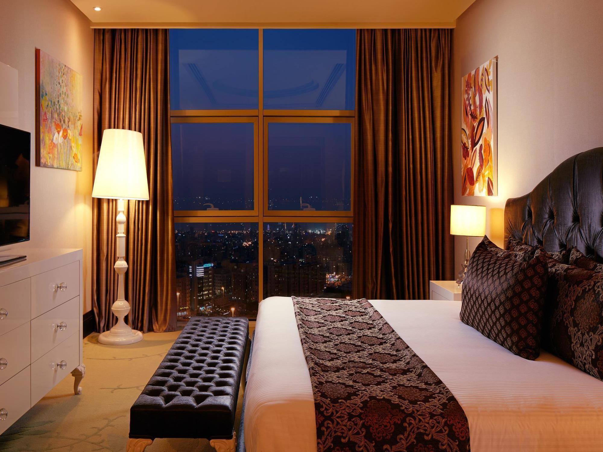 Millennium Hotel & Convention Centre Kuwait Kuwait City Eksteriør billede A bedroom at the hotel